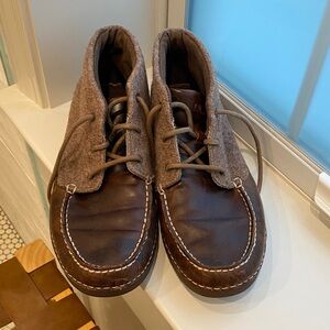 UGG Men's Chukka Boots in Brown Leather and Gray Wool